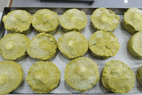蔬菜餅凍干:蔬菜餅凍干技術(shù)和食品凍干機(jī)應(yīng)用